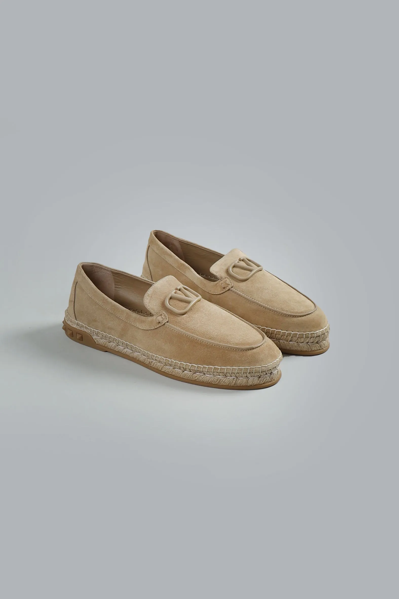 Leasure Flows Beige