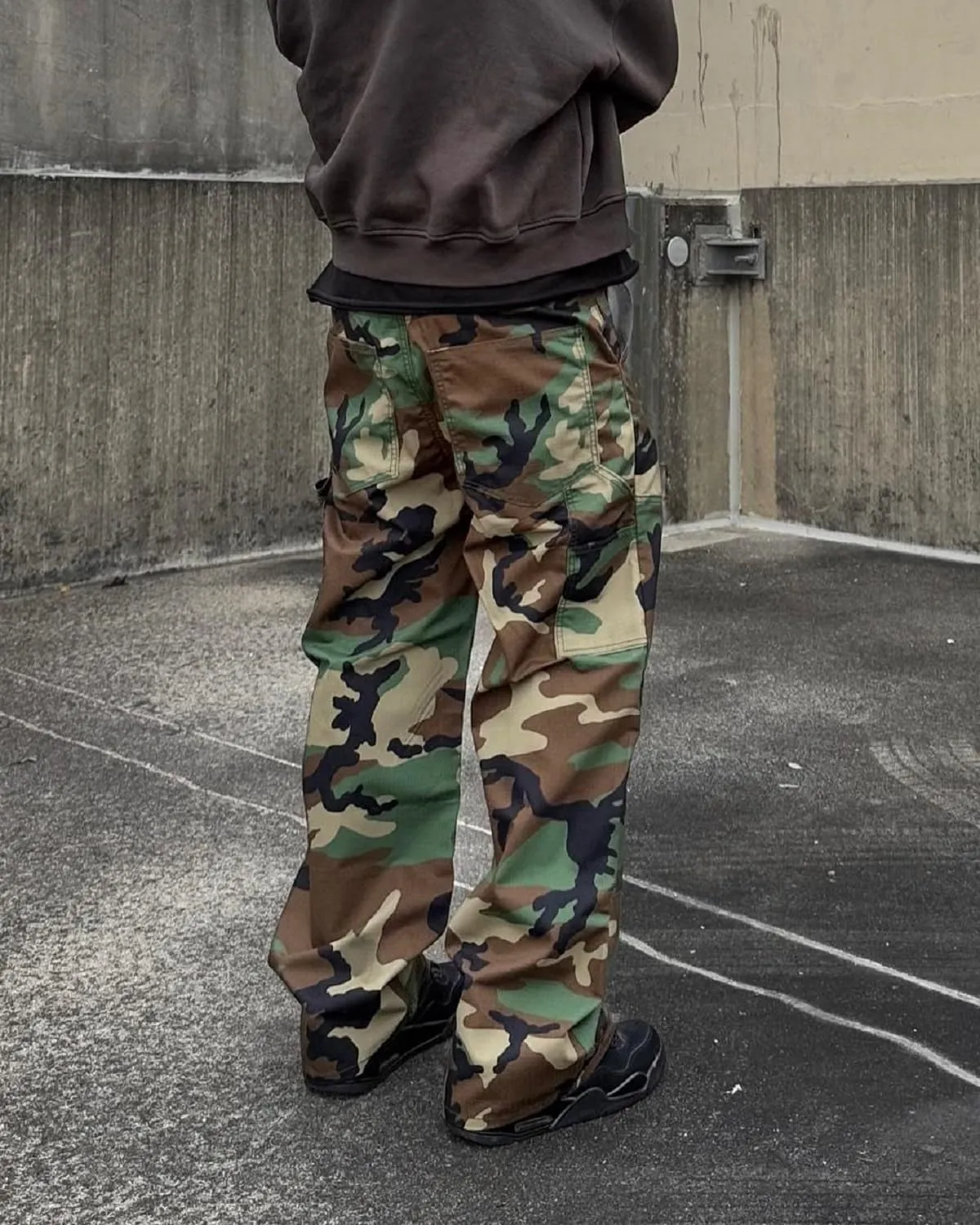 Men's Baggy Camo Cargo Pants Casual Relaxed Fit Wide Leg Straight Trousers Zipper Hip Hop Pants with Multi Pockets