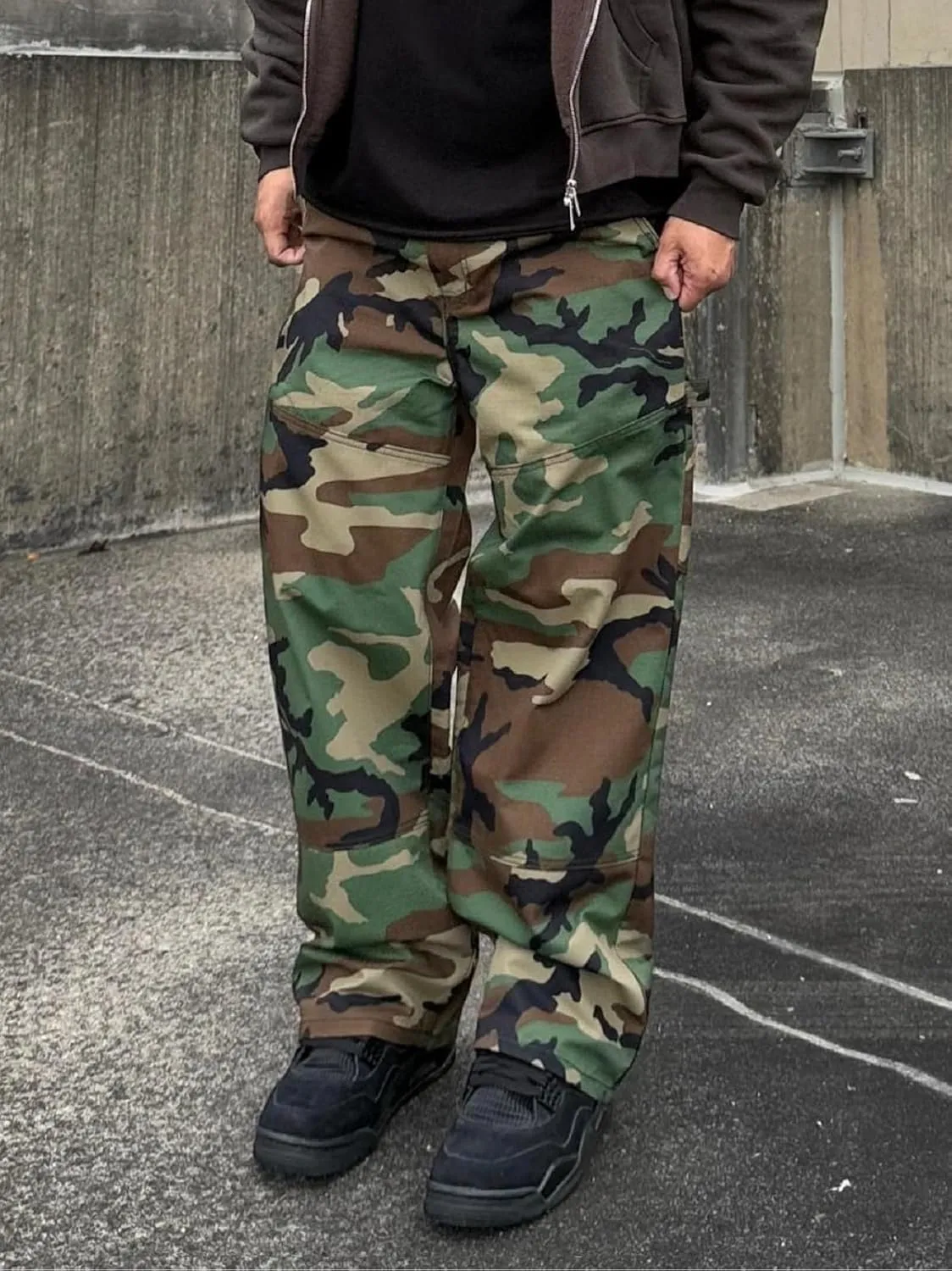 Men's Baggy Camo Cargo Pants Casual Relaxed Fit Wide Leg Straight Trousers Zipper Hip Hop Pants with Multi Pockets