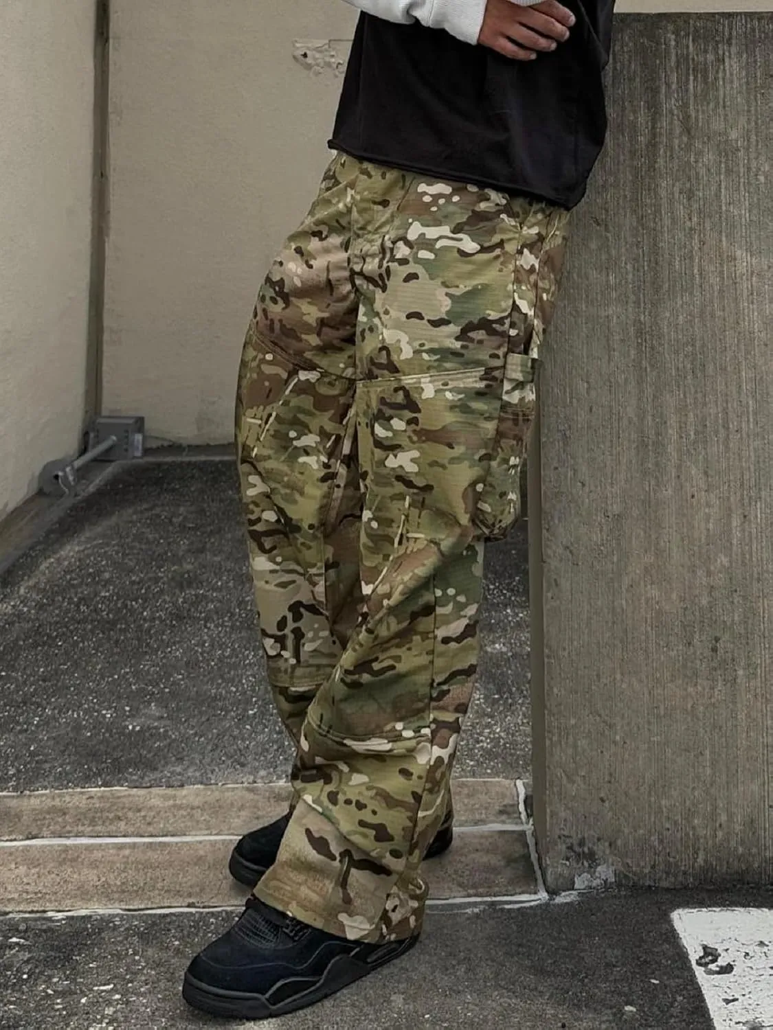 Men's Baggy Camo Cargo Pants Casual Relaxed Fit Wide Leg Straight Trousers Zipper Hip Hop Pants with Multi Pockets